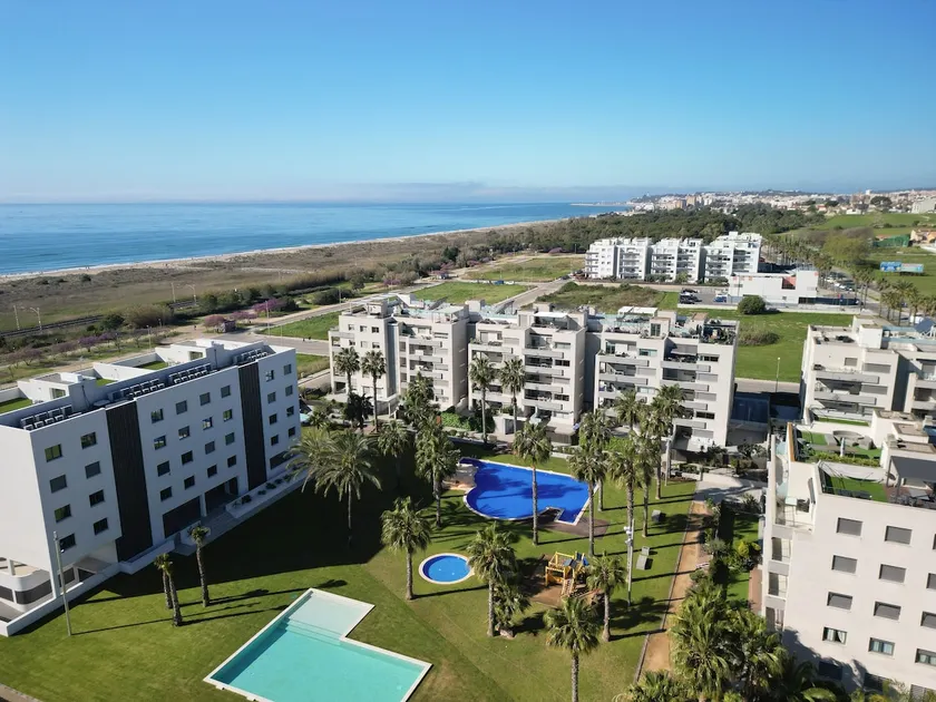 Nice apartment with 3 swimming pools and beach - Image 1