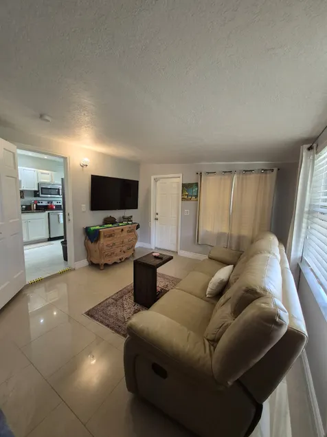 Adorable 1 bedroom apt. close to the intracoastal - Image 1