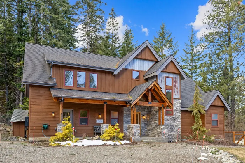 Miner’s Manor ~ New Hot Tub-3 Bdrm w/pvt bathroom - Image 1