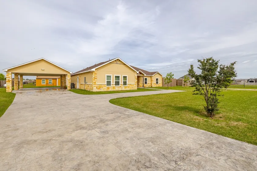 Country Home for 22 guests! Super Spacious!+Venue - Image 1