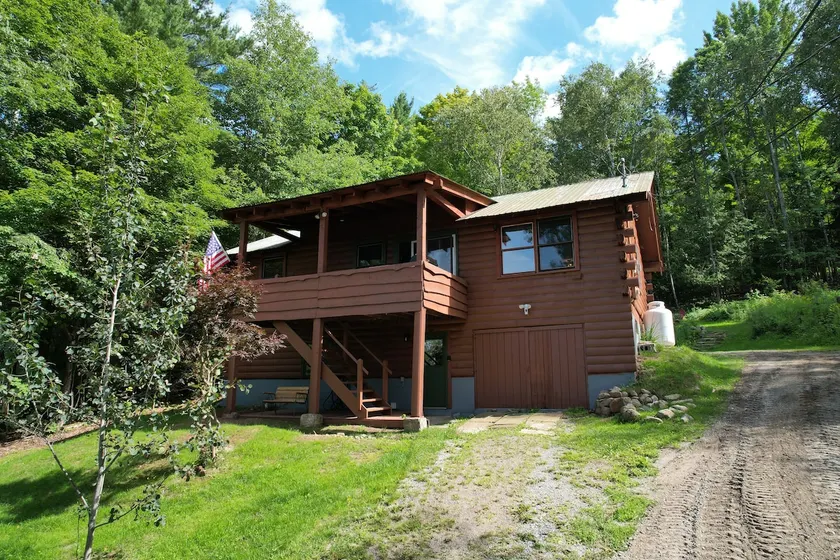 Crows Nest Cabin -Mountain View - Hot Tub & Sauna - Image 1