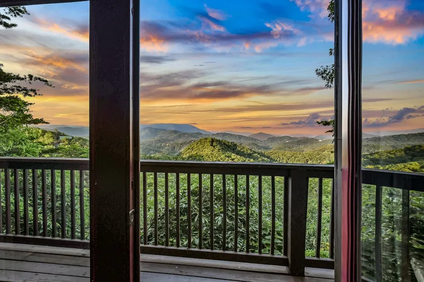 KTC Firepit, Fireplace, Pickle Ball, Gorgeous View - Image 1