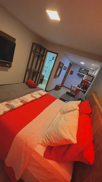 Loft Exclusivo - Red Pepper - Image 1