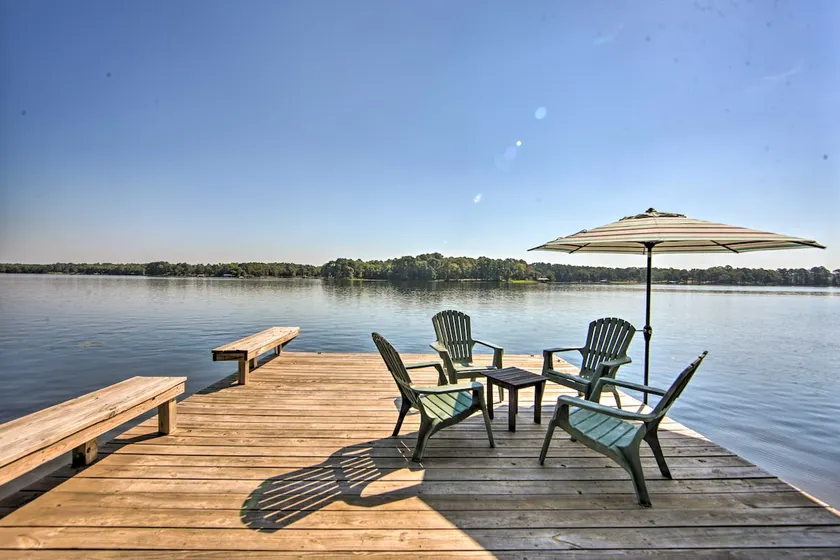 East Texas Gem: Lakefront Home on Lake Hawkins - Image 1