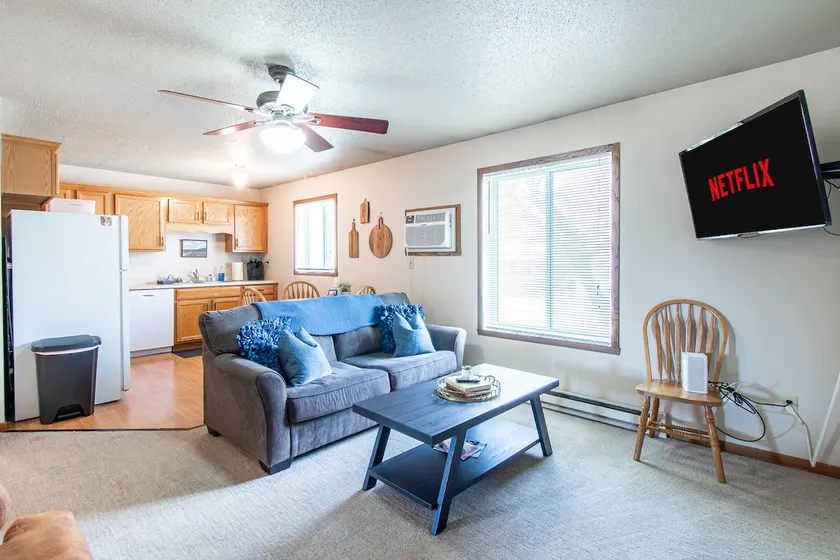 1BR I Downtown, Queen, Free W/D, Garage - Image 1