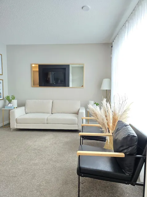 Spacious 3BR Oasis w/ AC | Easy Airport Access - Image 1
