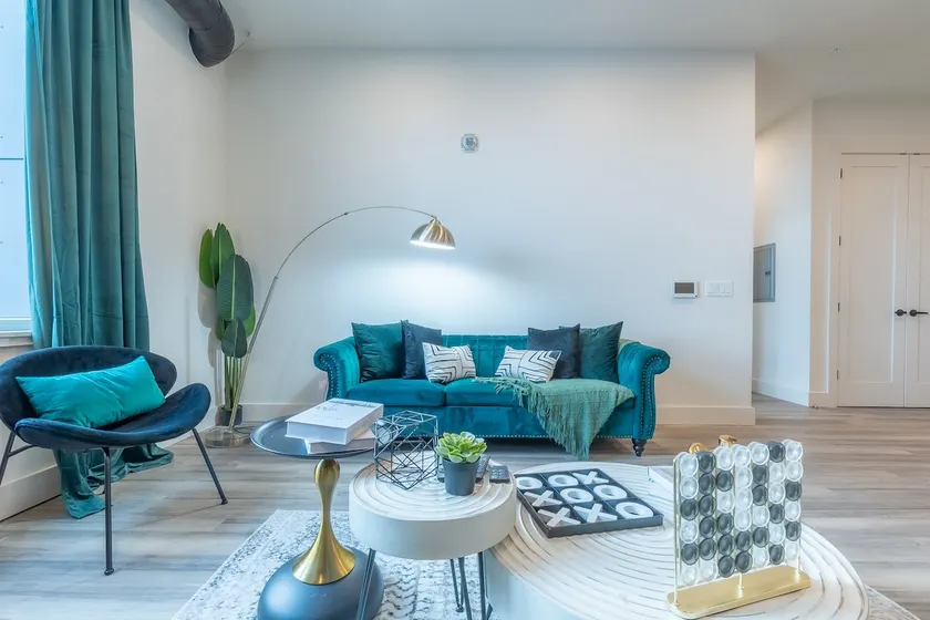 Emerald Escape| Free Parking| 2 Bath| Sleeps 8 - Image 1