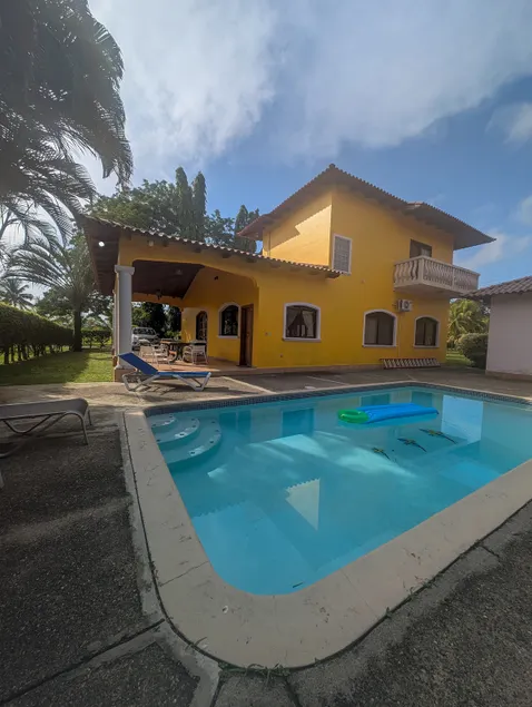 Villa with private pool in Tela – Casa Azalea - Image 1