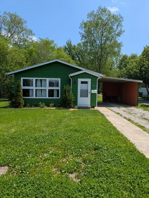 Pleasant little house, not far from downtown. - Image 1