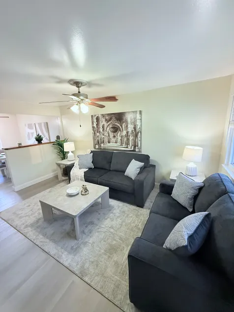 Bright & Cozy 4BR Home *Minutes from DTW Airport* - Image 1