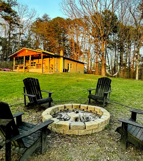 Little Farmhouse in the Country - Image 1