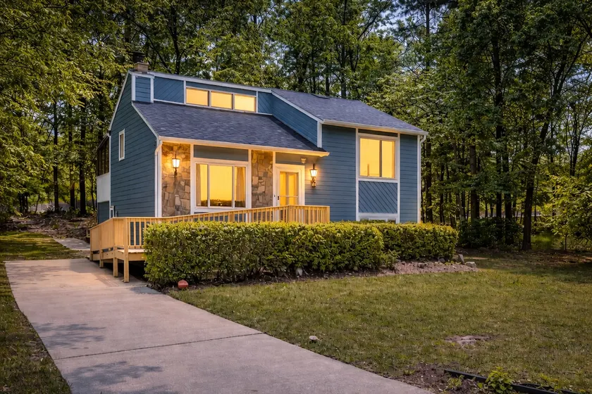 Raleigh Charm - Image 1