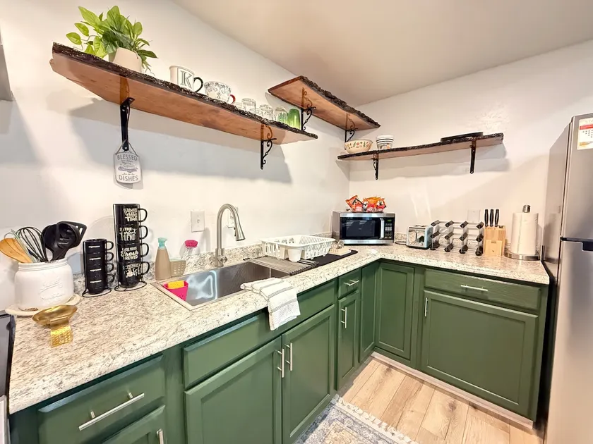 Modern Cabin, Near Snow Park, 3.5 Miles to SNP! - Image 1