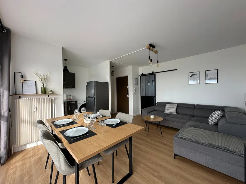 Lovely ground floor apartment with sea view - Image 1