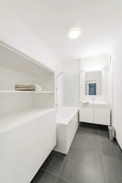 2-room apartment with city view - Image 1