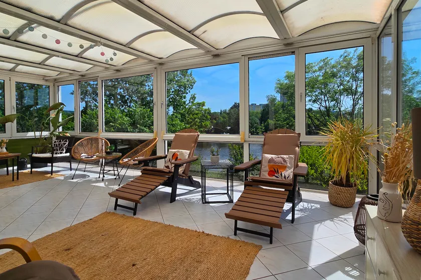 Veranda | Massage chair | Electric fireplace - Image 1