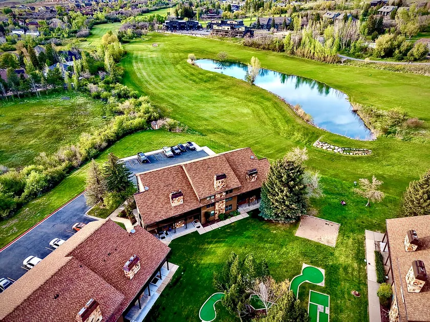 Perfect Mt. Location! Skiing, Hiking, Biking, Pool - Image 1