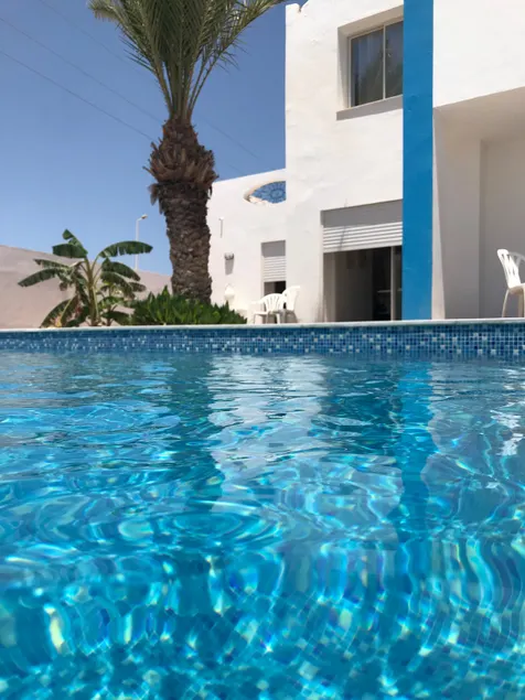 Beautiful villa with pool in tourist area - Image 1