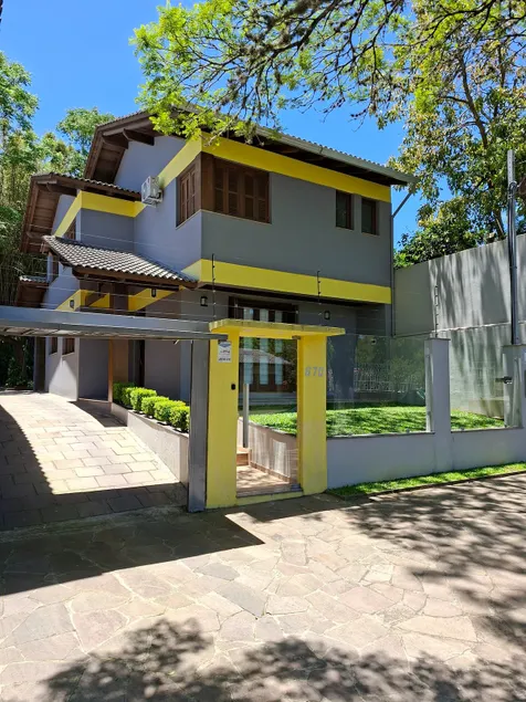 House with bathtub and fireplace in the Serra Gaúcha. - Image 1