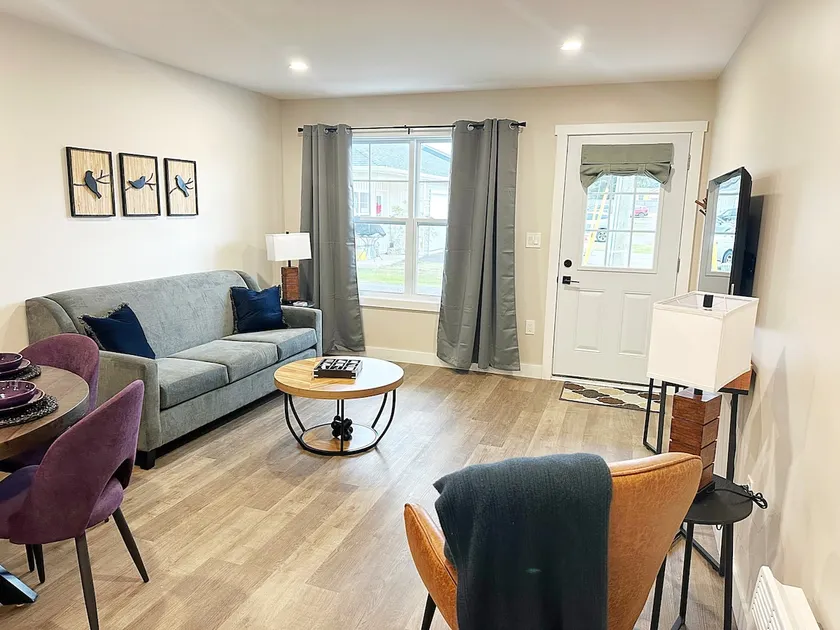 Modern 2BR Apt by Boardwalk + Garage & Parking - Image 1