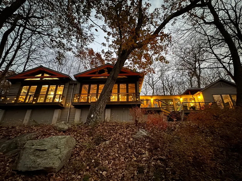 Modern Lakefront Retreat- 1 hr from NYC Sleeps 10 - Image 1