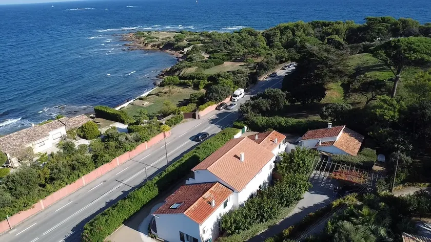 Sea view, 60 m2 3-bedroom farmhouse, Nartelle – Sardinaux - Image 1