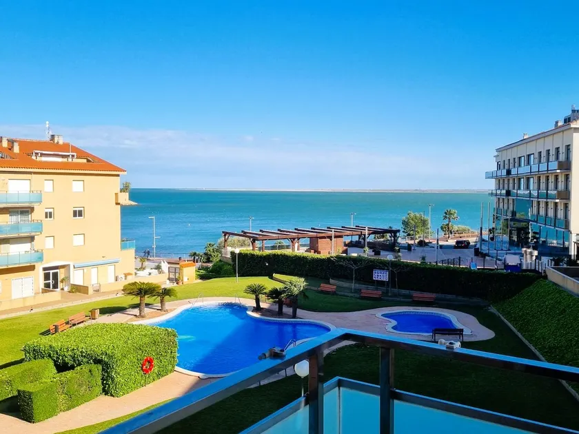 An apartment with a sea view, a swimming pool and parking. - Image 1