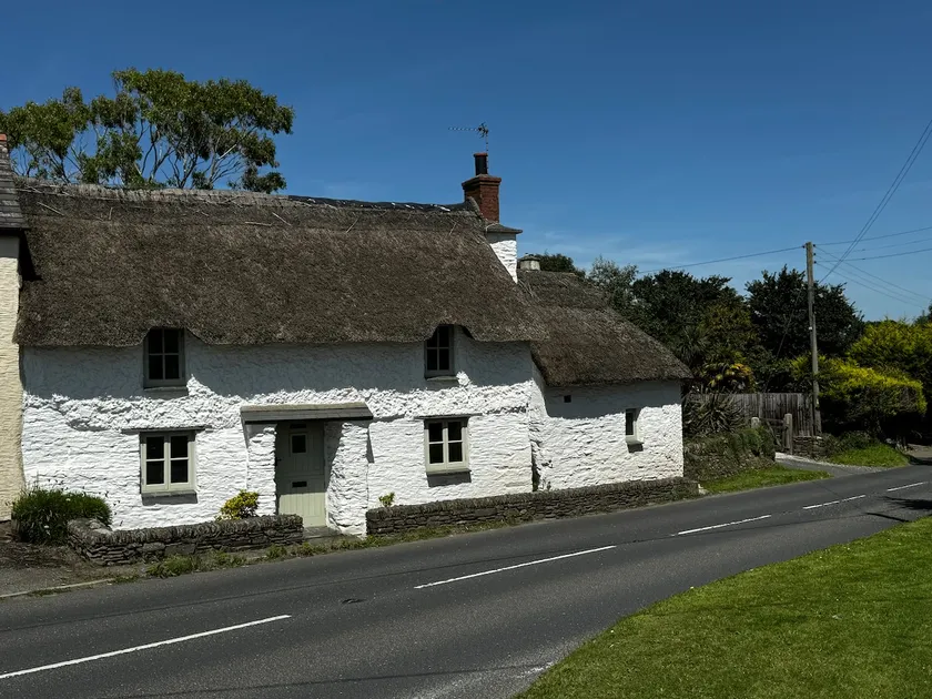 Cosy thatched Cottage sleeps 6 near Portscatho! - Image 1