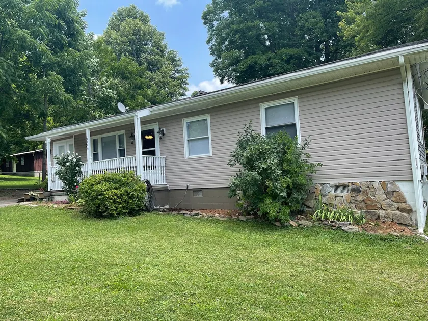 Howdy Y’all - Veteran owned - 3 bedroom 1.5 bath - Image 1