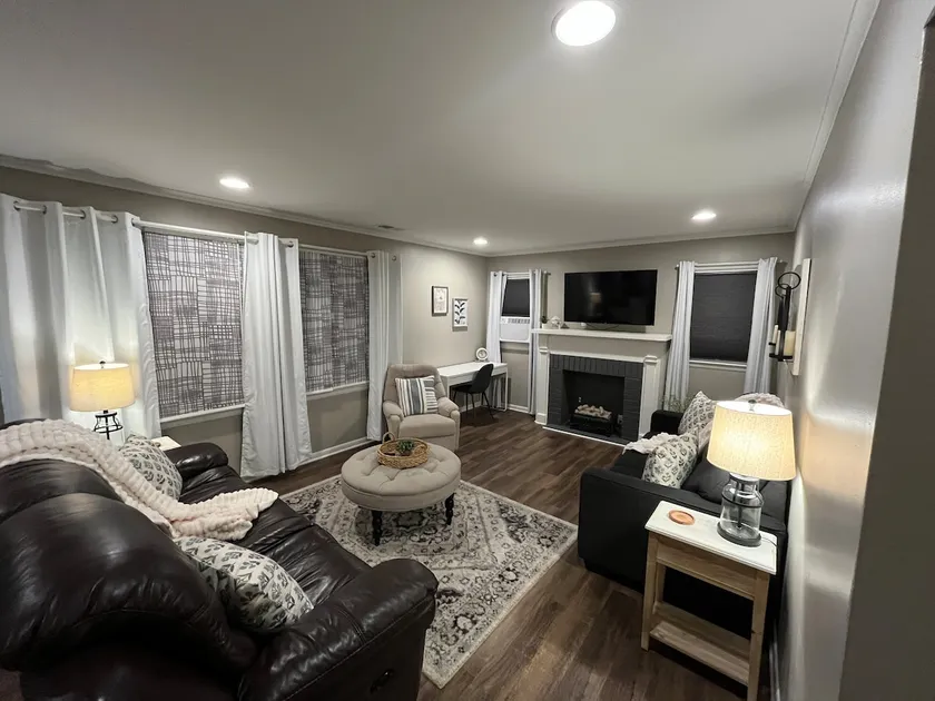 Adorable 1-bedroom apartment - Image 1