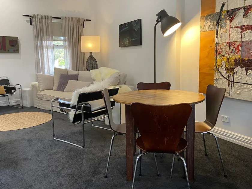 Foreshore 104 — Downtown Contemporary and Artistic - Image 1