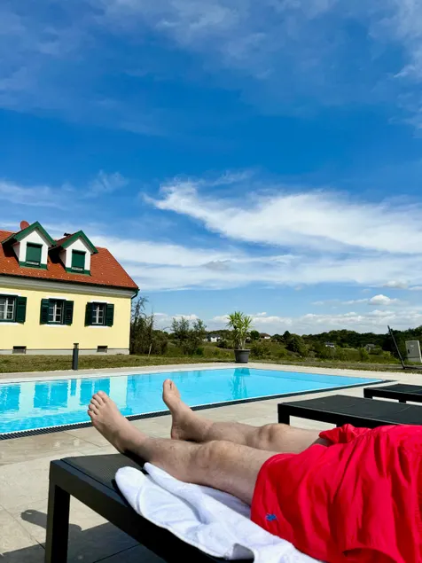 Balcony, view of wildlife & pool – families welcome - Image 1