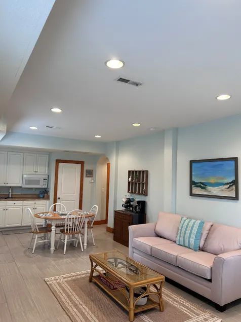 KaiTime1-Beachy 2 Bedroom-Close to beach & shops - Image 1