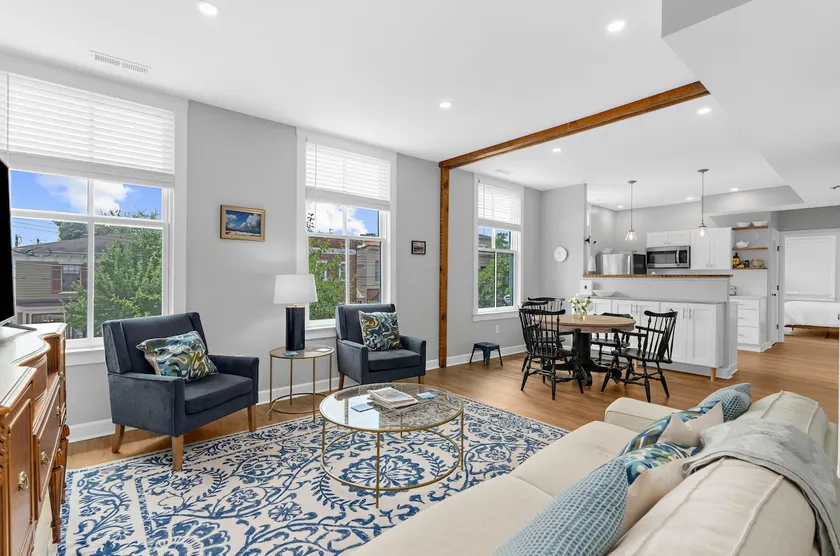 Newly restored apartment in the heart of Chestertown - Image 1