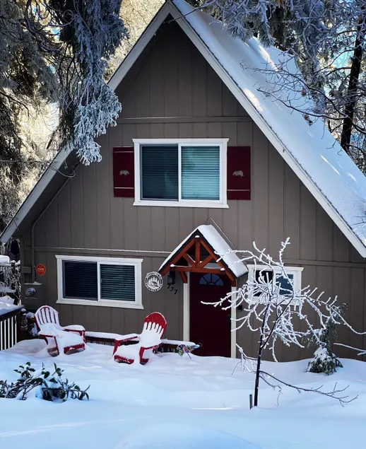 The Lazy Bear Lodge - Image 1