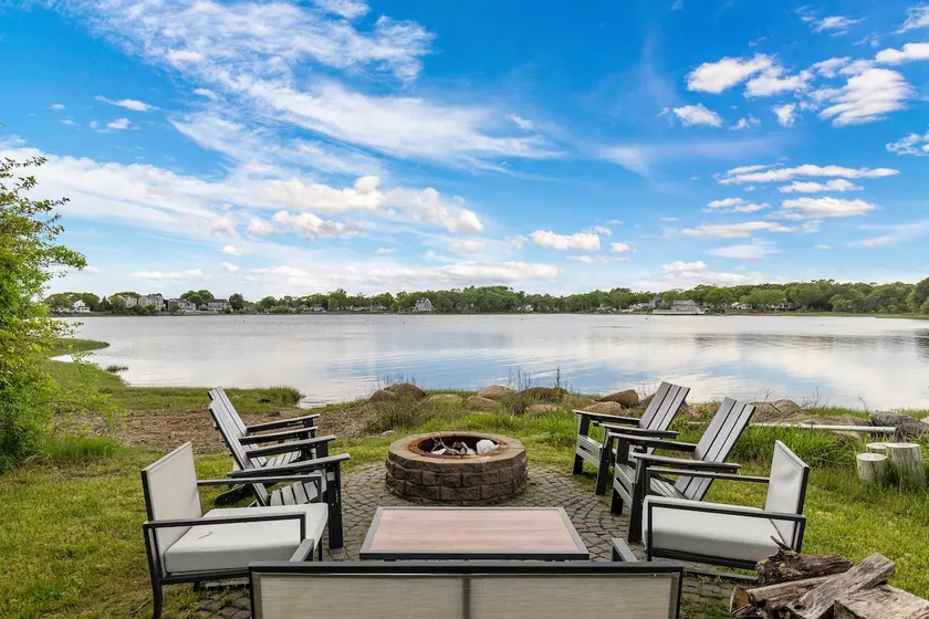 Edgewater Cottage | On The Ocean | Kayak & Fishing - Image 1