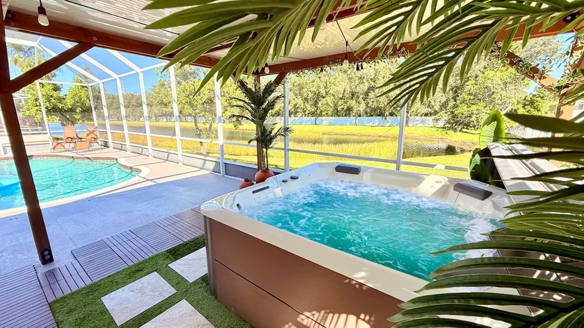 5 BR Oasis • Heated Pool • Saltwater Spa • Beaches - Image 1