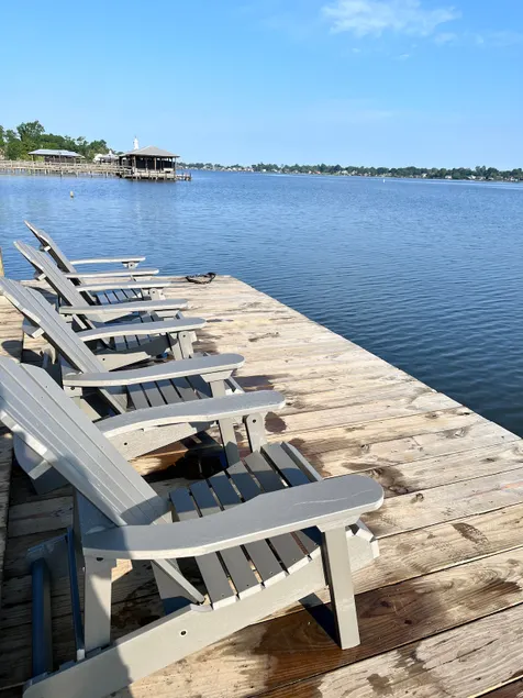 Cozy lake camp w/3 king bedrooms, deck, and pier - Image 1