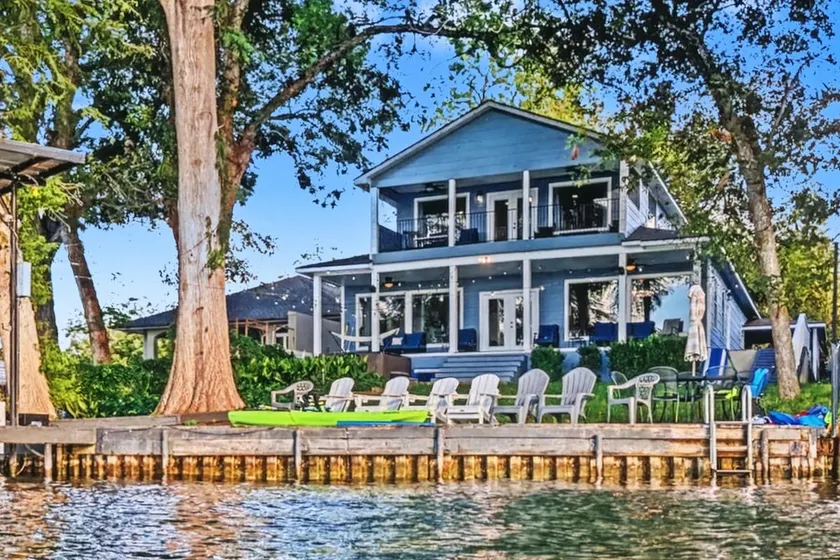Waterfront Paradise · The Dunlapian · Sleeps 35+ - Image 1