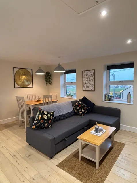Comfy Modern APT - Sleeps 4 - Image 1