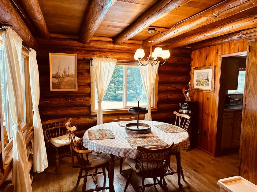 Log Cabin - first floor only and sleeps 2 - Image 1