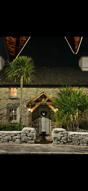 Brynglas Cottage with Hot Tub, Anglesey. - Image 1