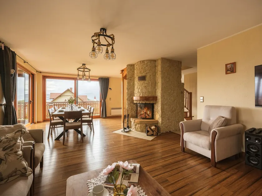 Spacious home w/ terraces & garden - Image 1