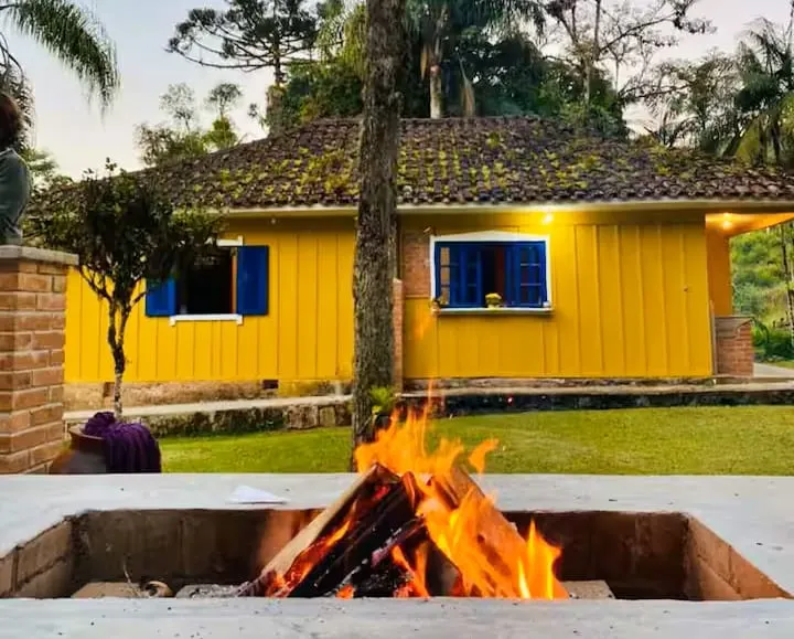 House with Deck and Fireplace 13 km from Petar - Image 1