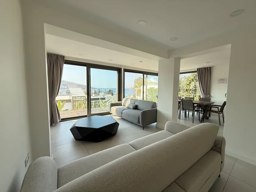 Very Special Modern Villa - Image 1