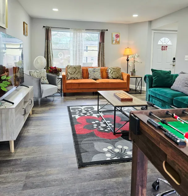Charming Home Nestled in Maryland close to DC & VA - Image 1