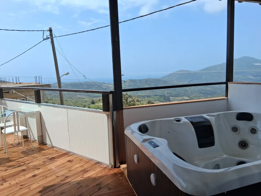 EMPHASIS Traditional House with Jacuzzi & Bicycles - Image 1