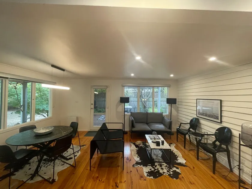 Luxurious 3 bedroom cottage off Historical Piper St - Image 1