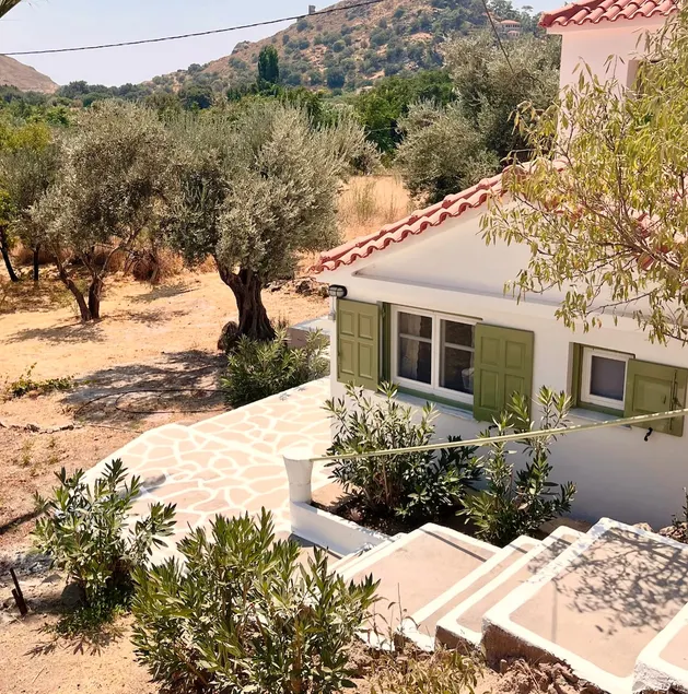 Isola Guest House - Image 1