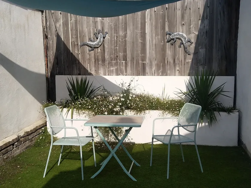 40 m² house, garden and Netflix - Image 1